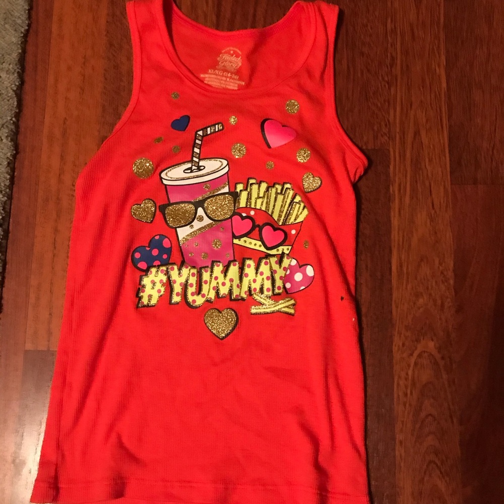 2 Tank tops